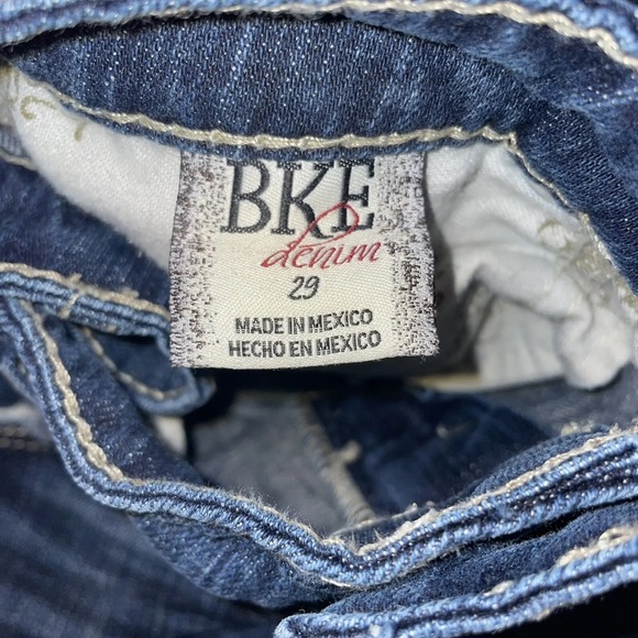 BKE Sabrina Women’s Size 29 Denim Jean Shorts Blue Wash - Picture 3 of 8